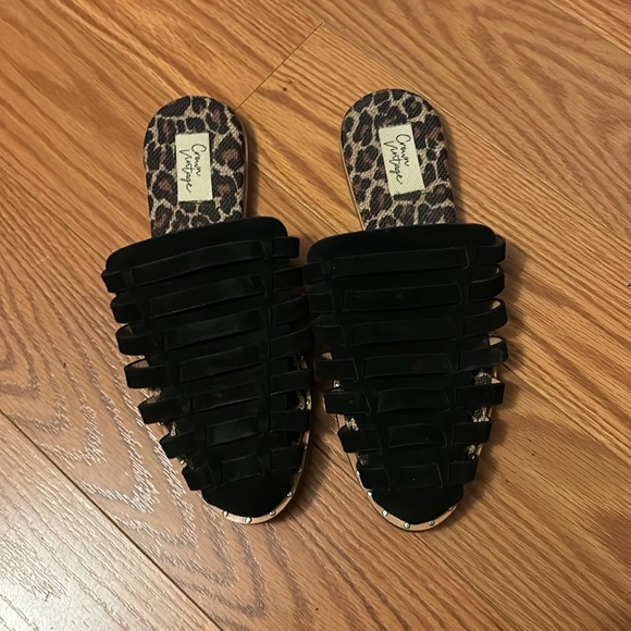 Sandals - Picture 1 of 4